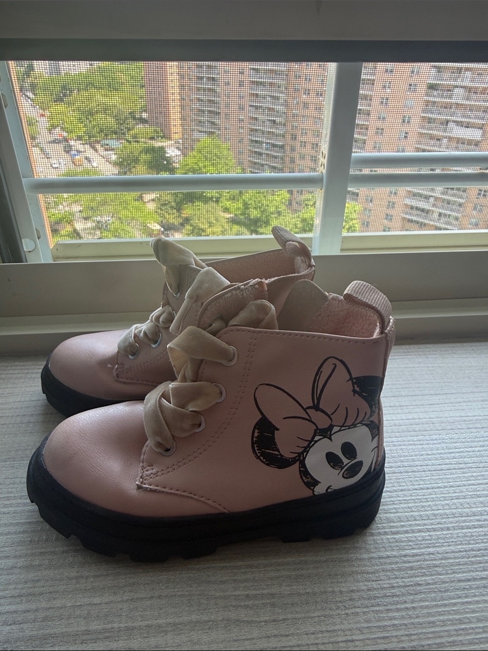 H&M Pink Minnie Bow Kids Lace-Up Boots